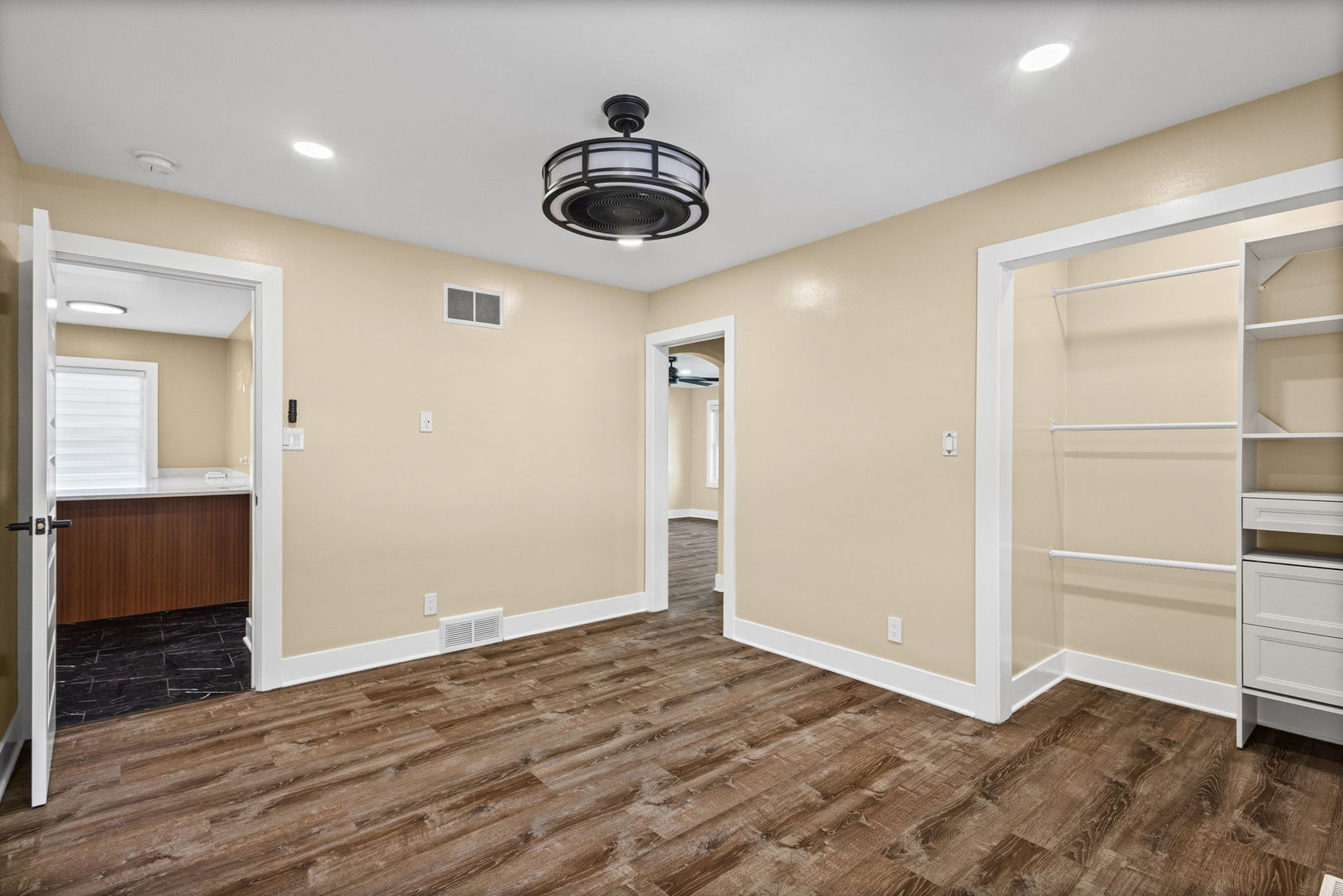 property viewer photo 10