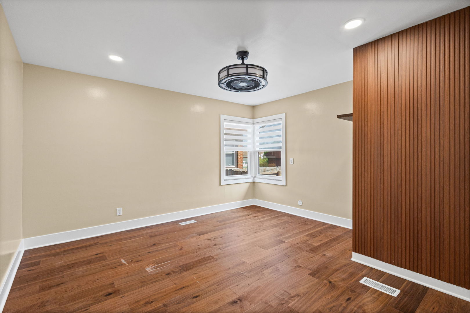 property viewer photo 15