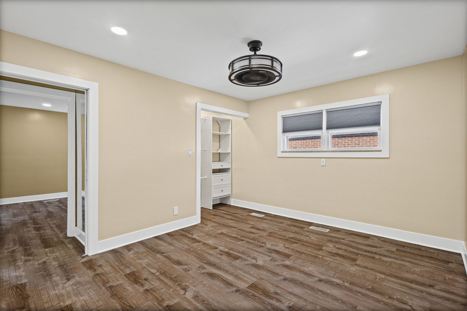 property viewer photo 16