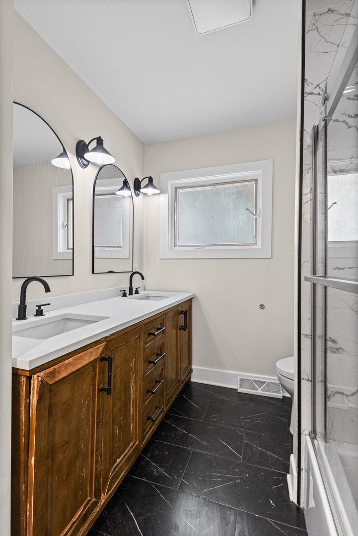 property viewer photo 18