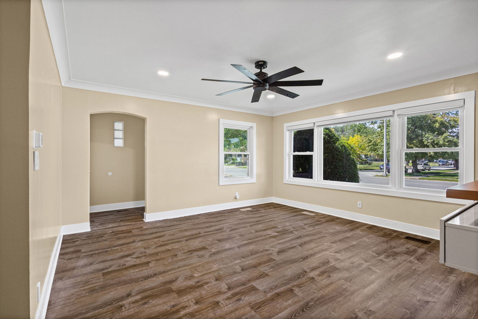 property viewer photo 4