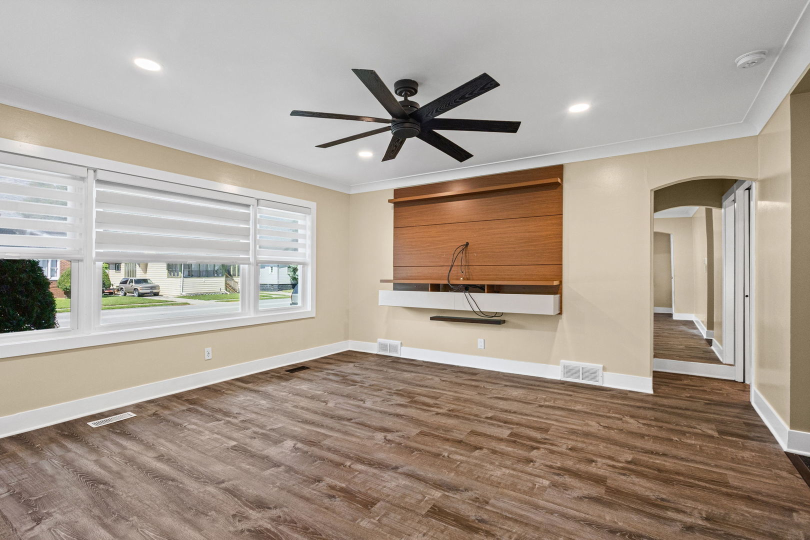 property viewer photo 5