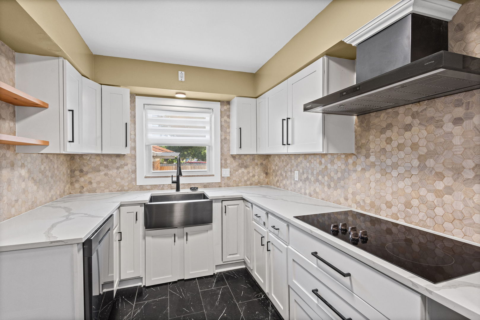 property viewer photo 7