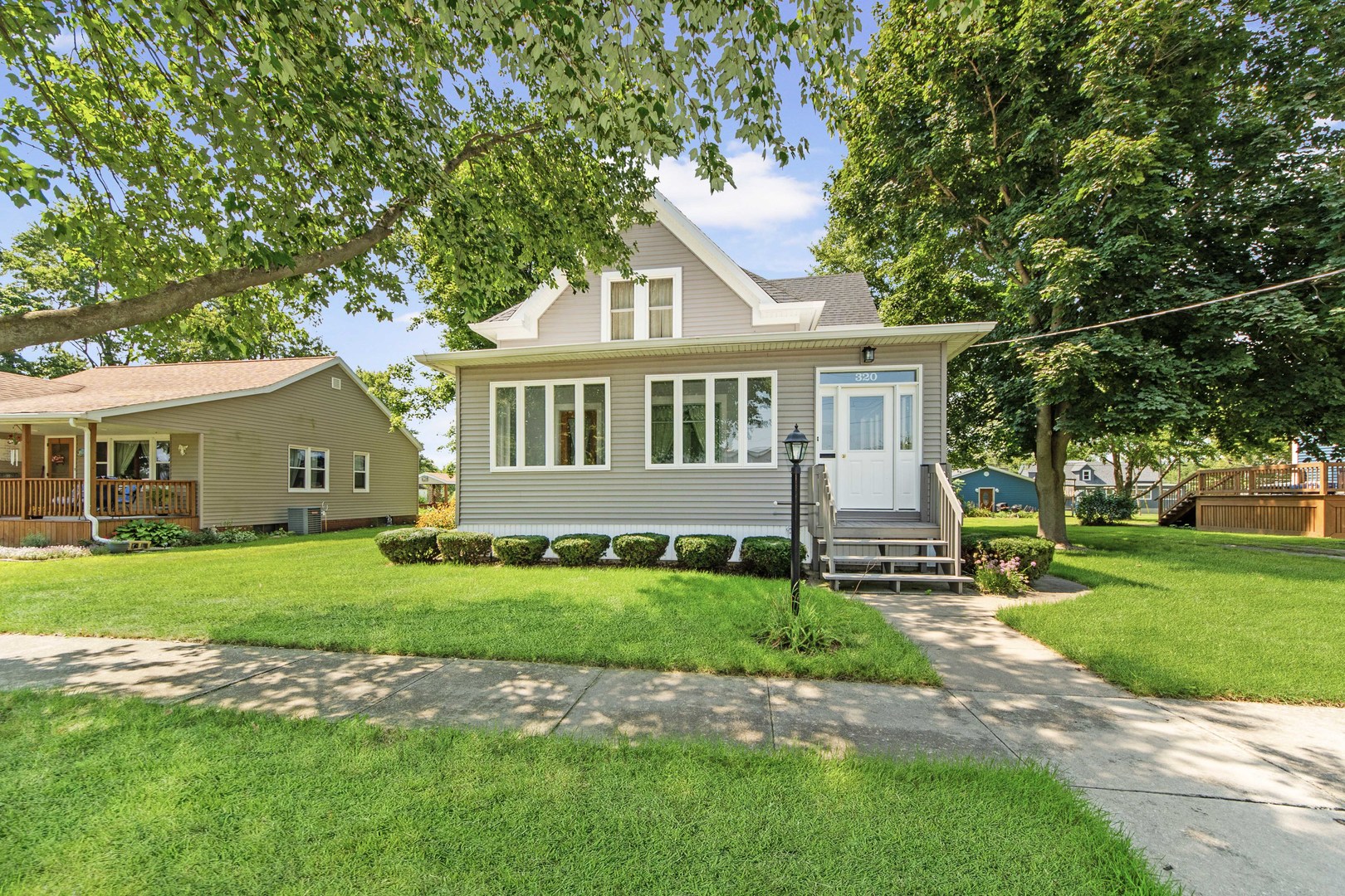 main property photo 32