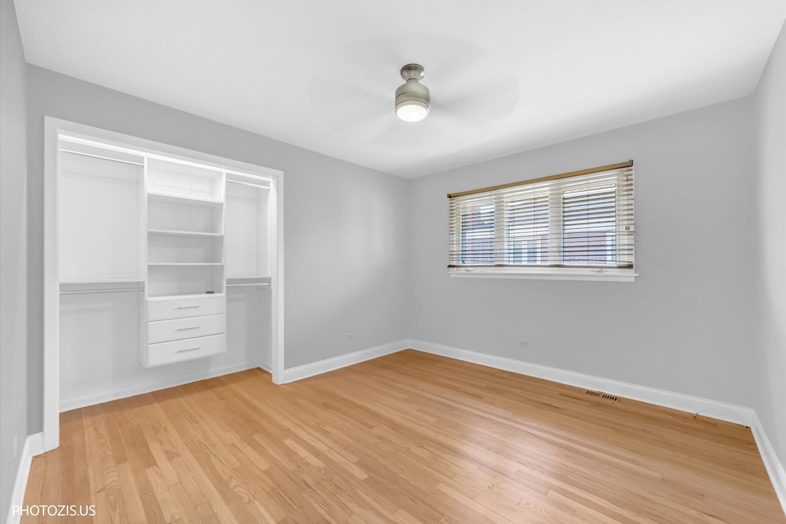 property viewer photo 15