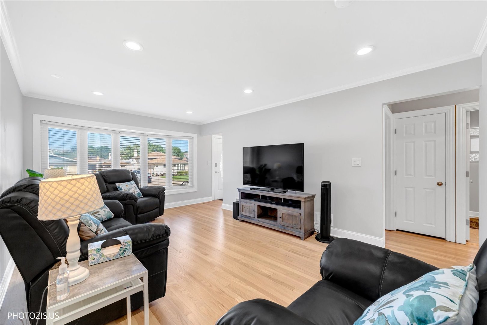 property viewer photo 2