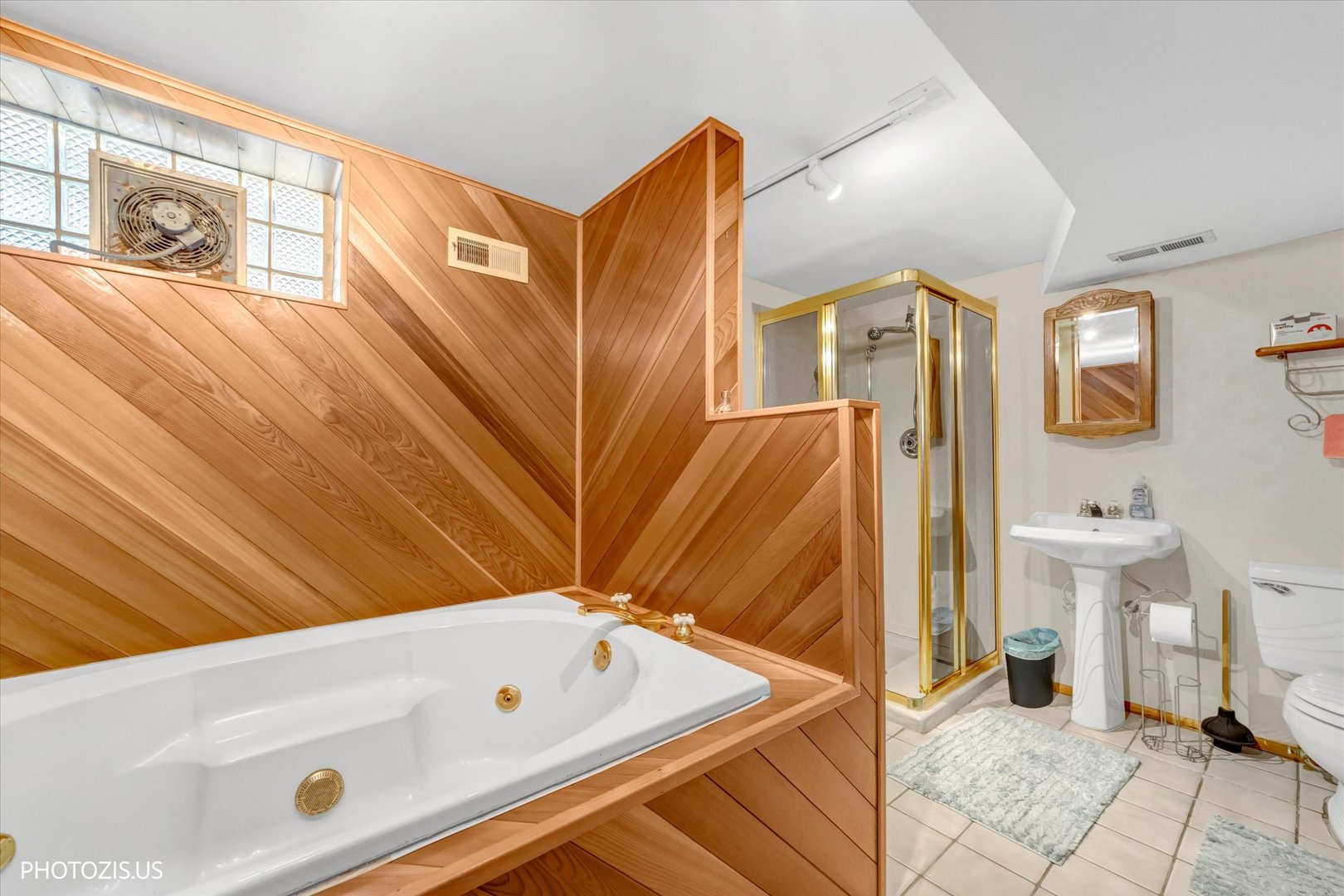property viewer photo 24