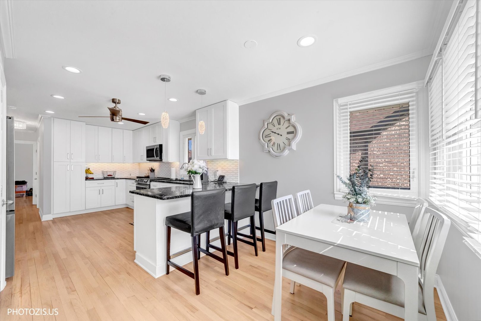 property viewer photo 9