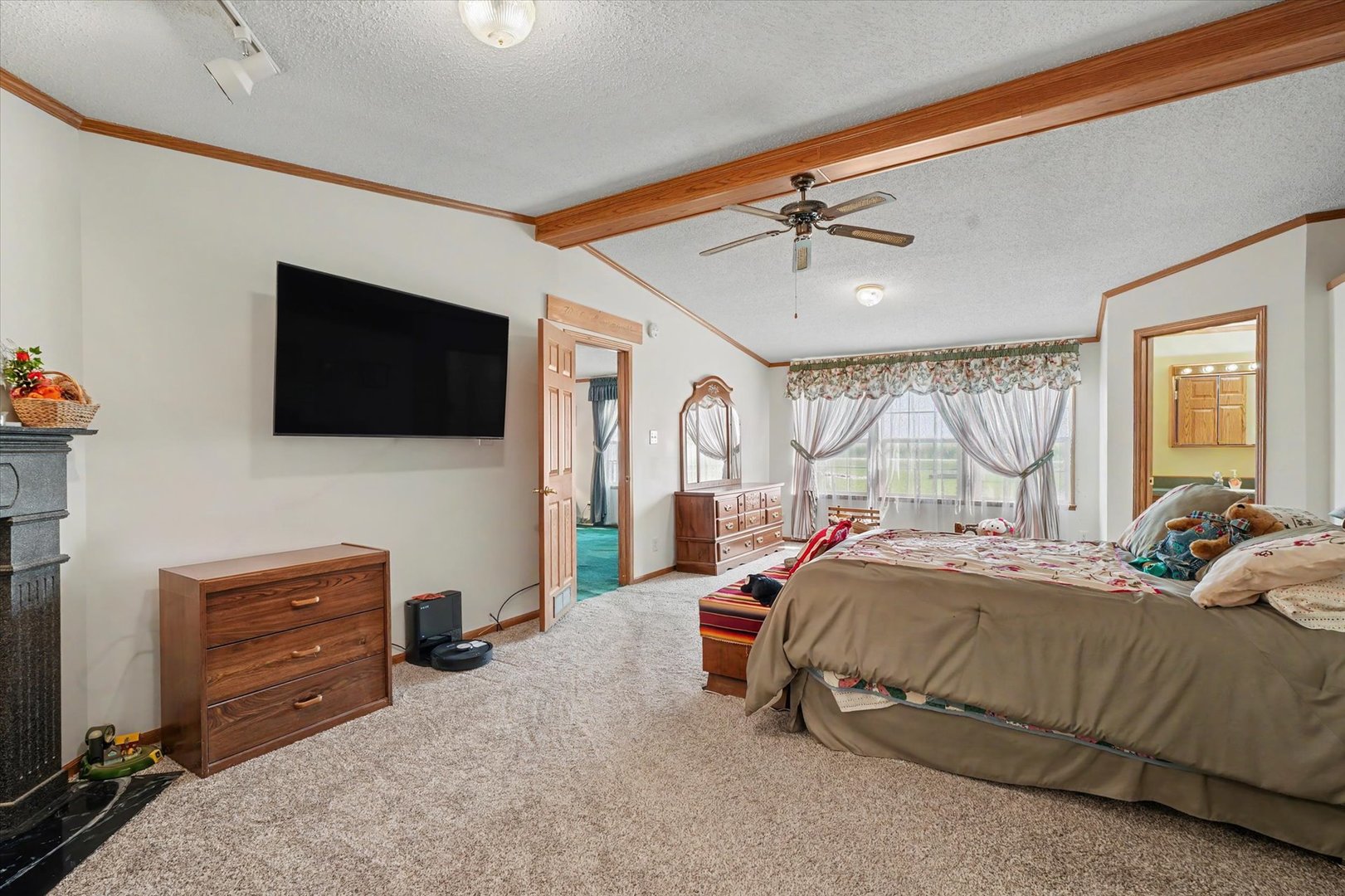 main property photo 40