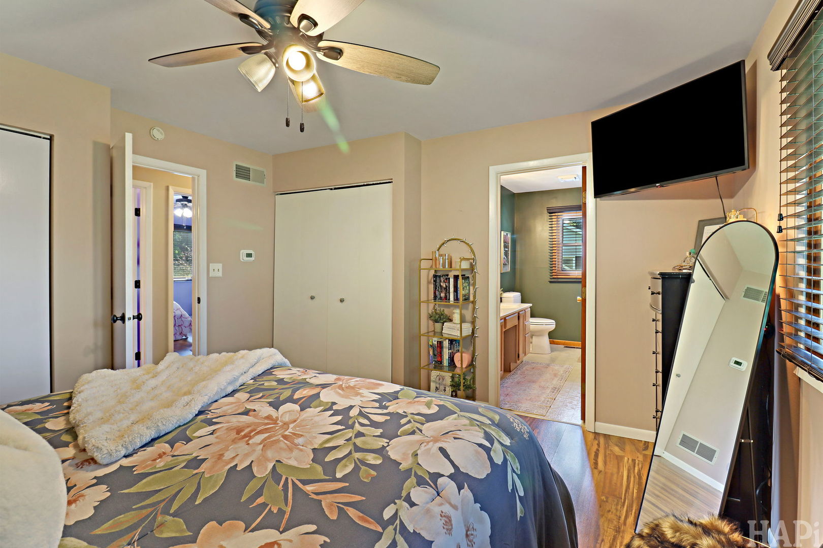 property viewer photo 19