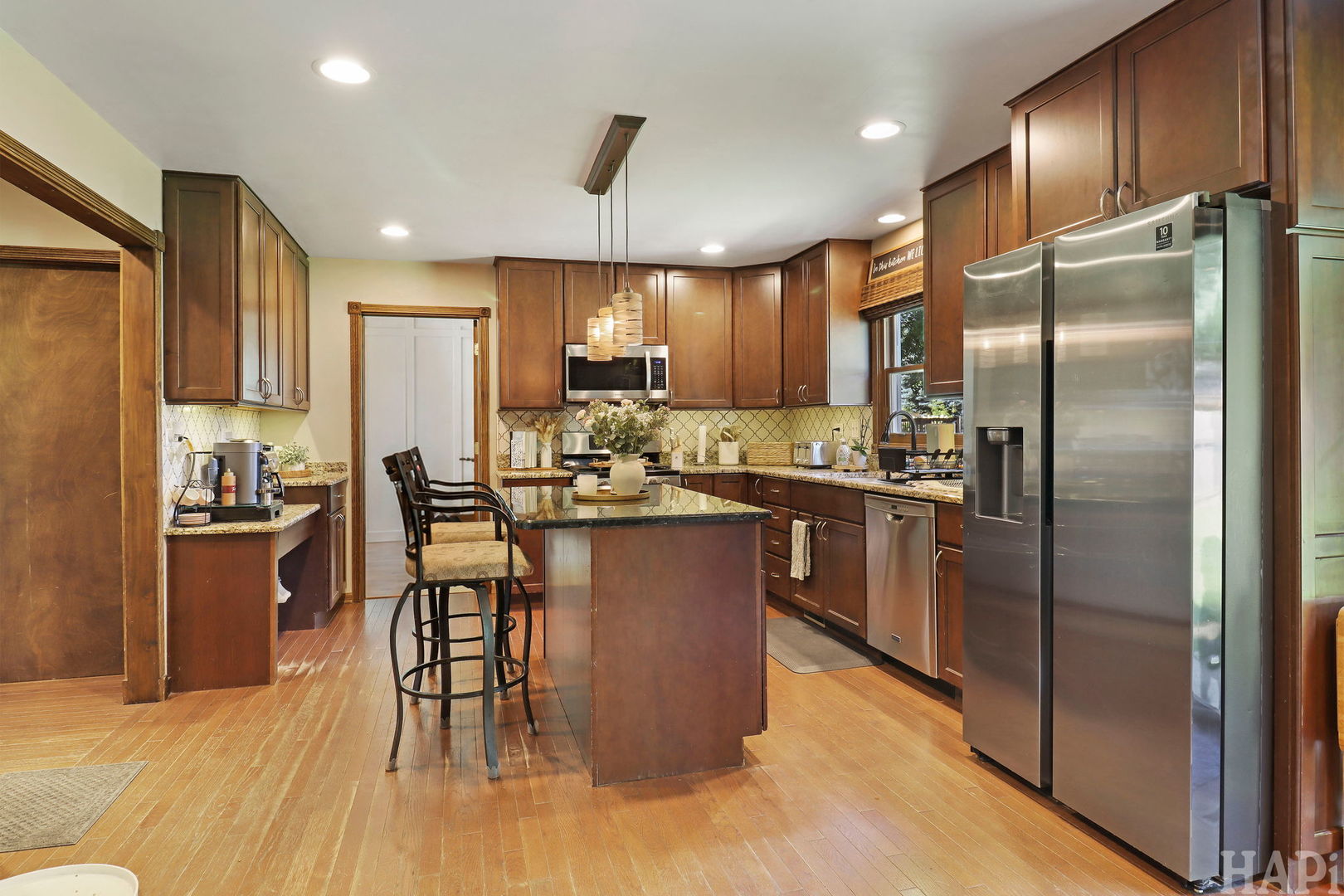property viewer photo 3