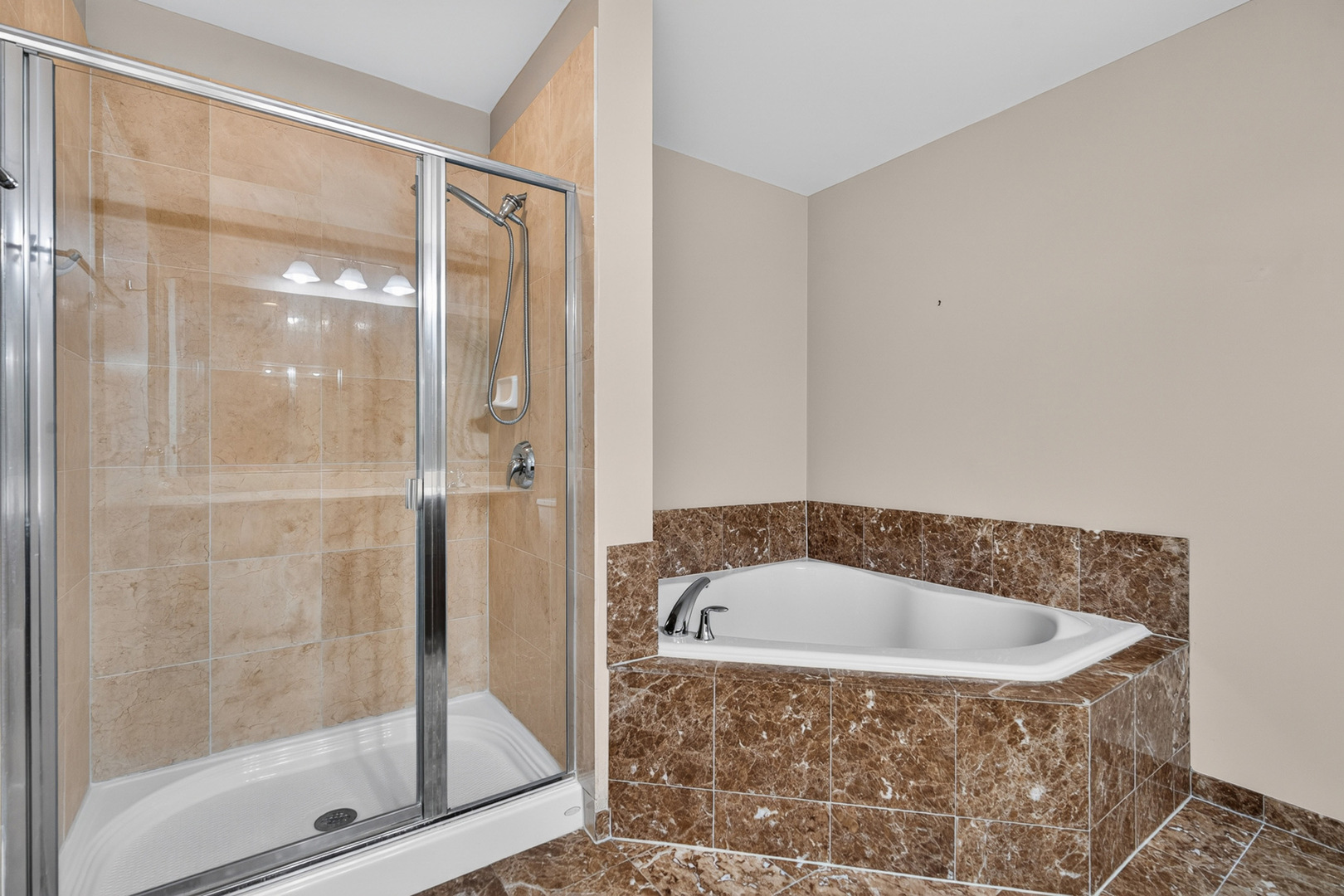 property viewer photo 12