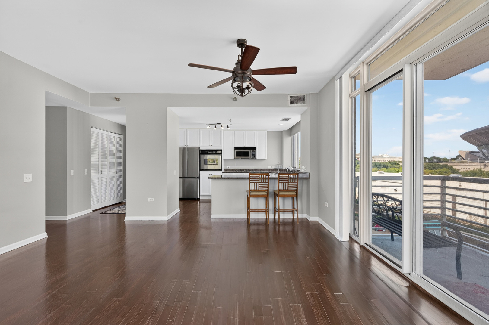 property viewer photo 3