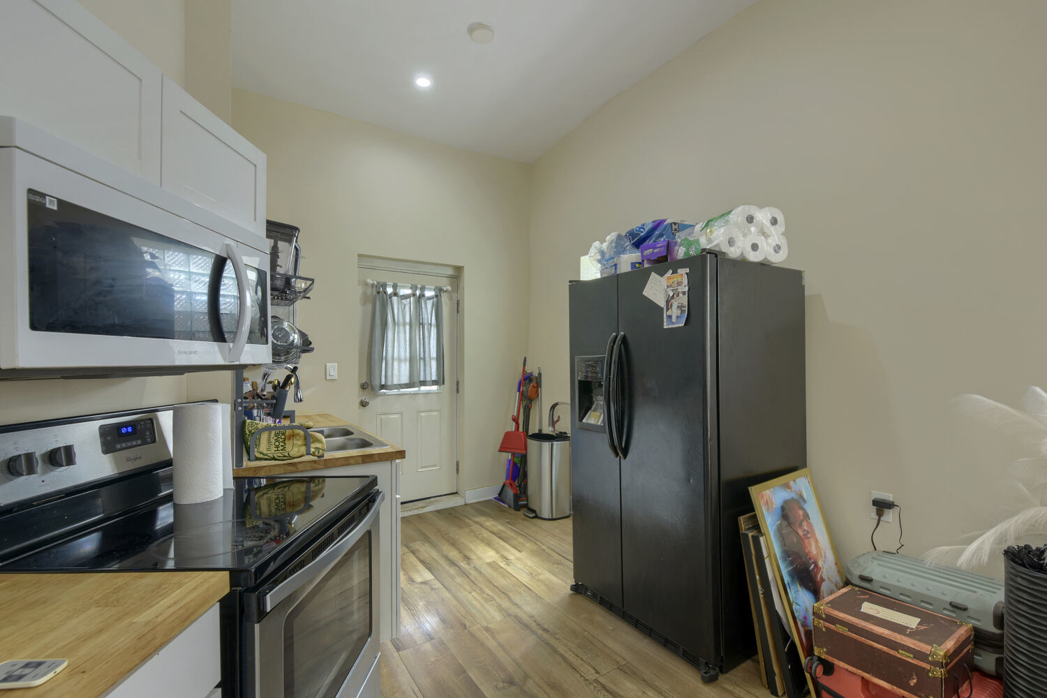 main property photo 18