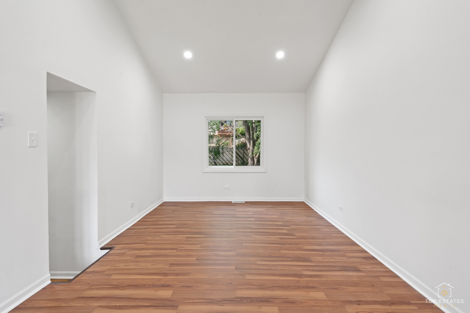 property viewer photo 10