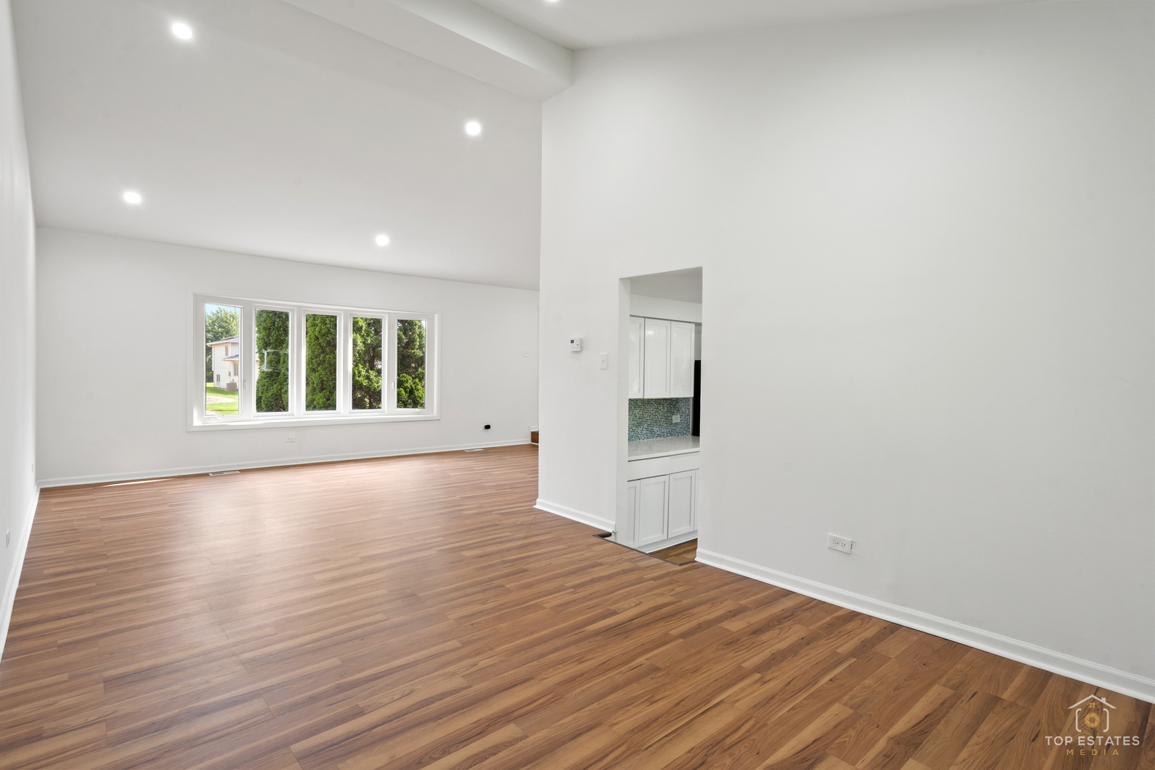 property viewer photo 11