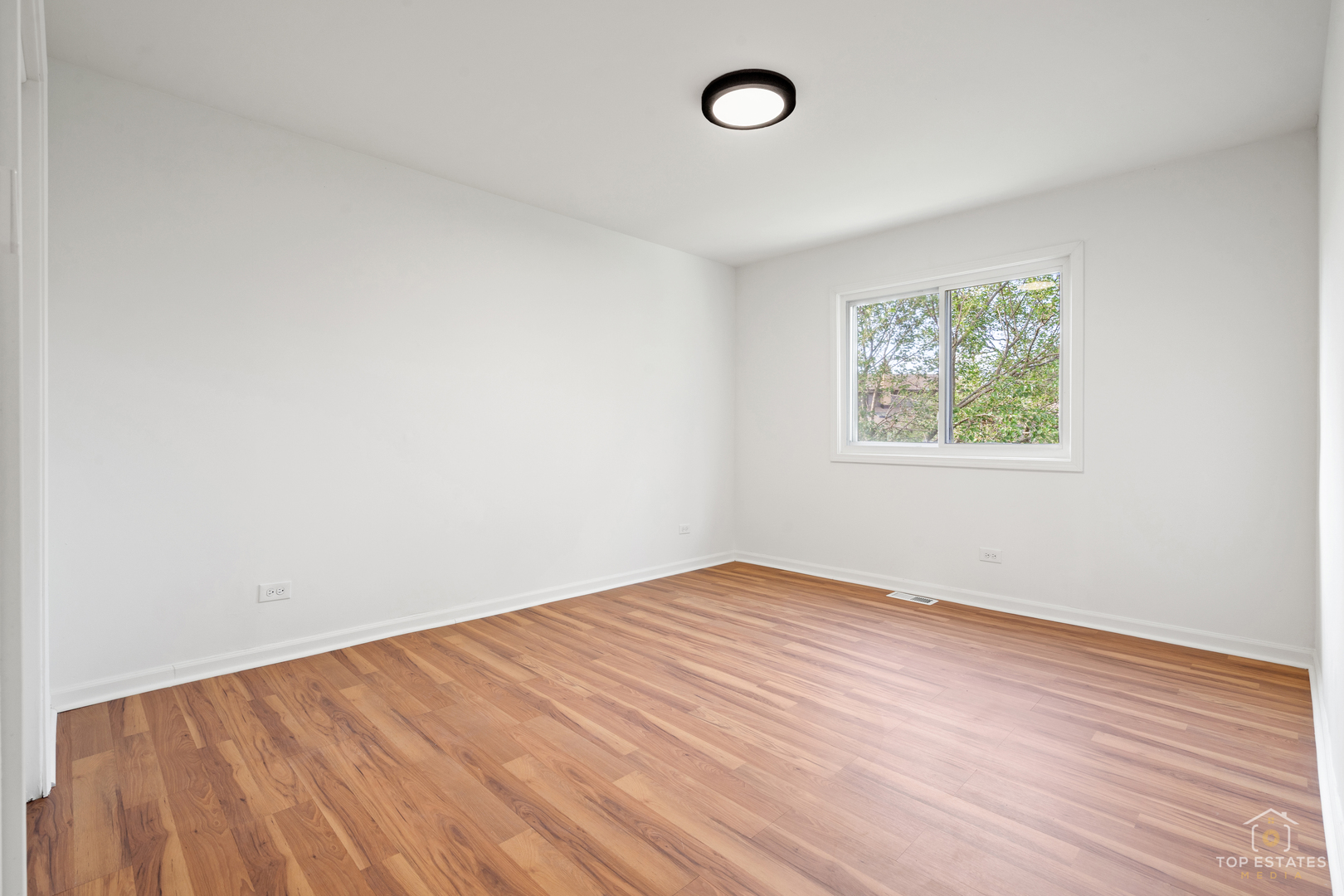 property viewer photo 29
