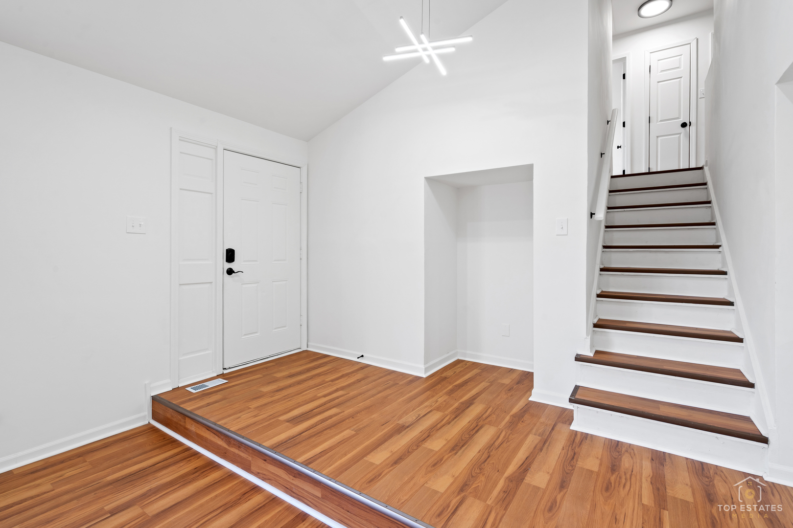 property viewer photo 3