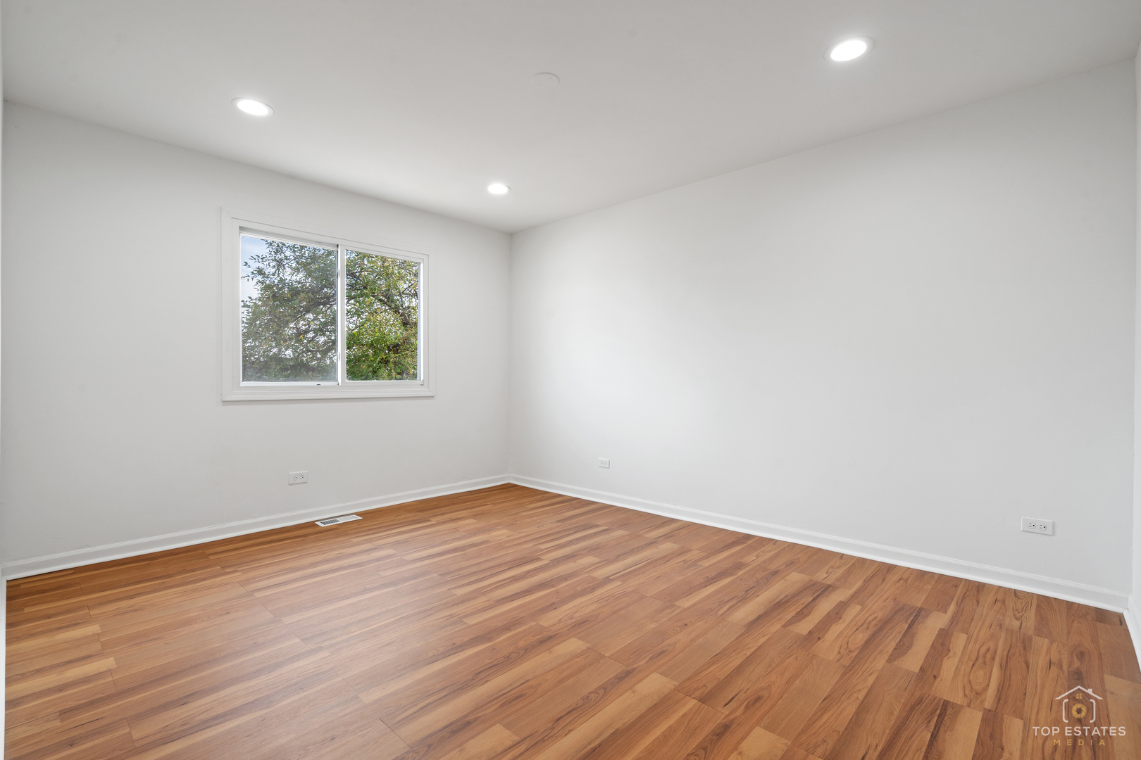 property viewer photo 31