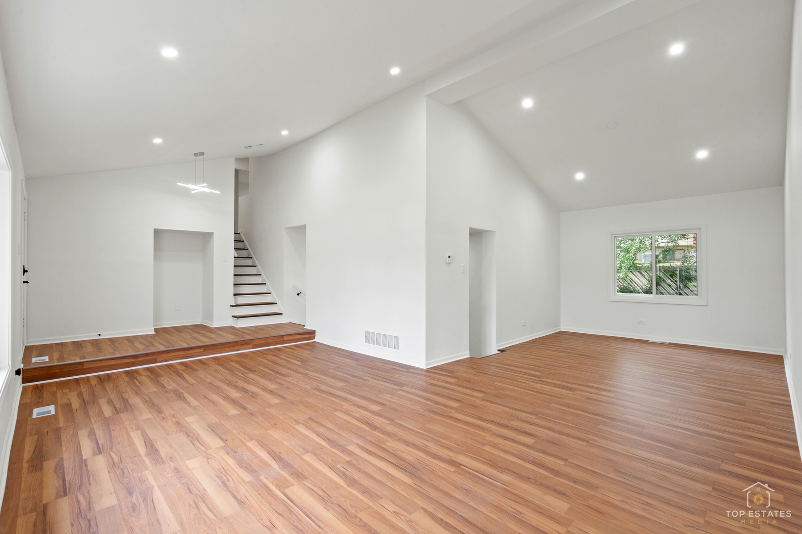 property viewer photo 8