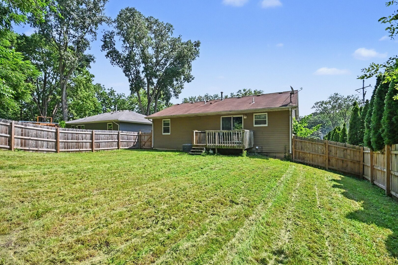main property photo 14