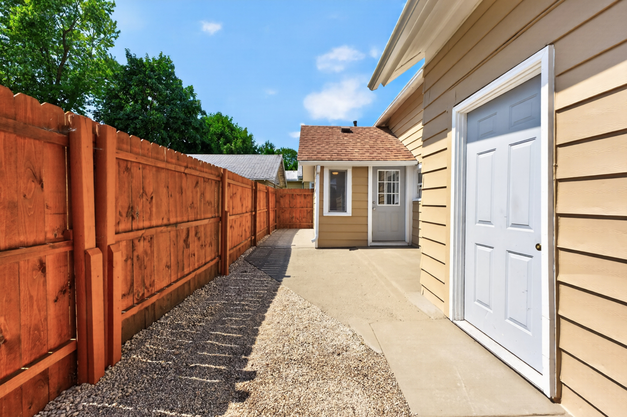 main property photo 33