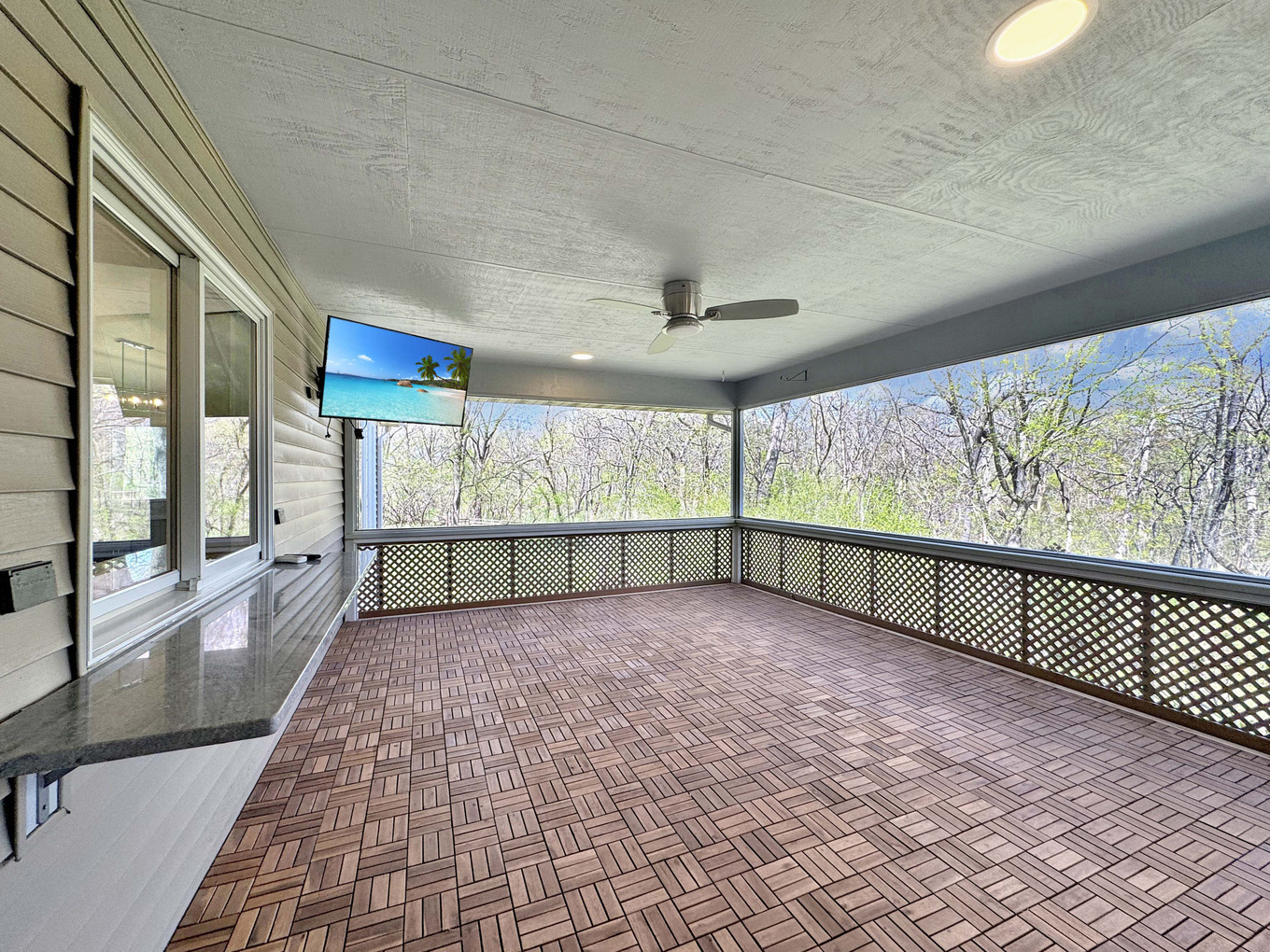 main property photo 23
