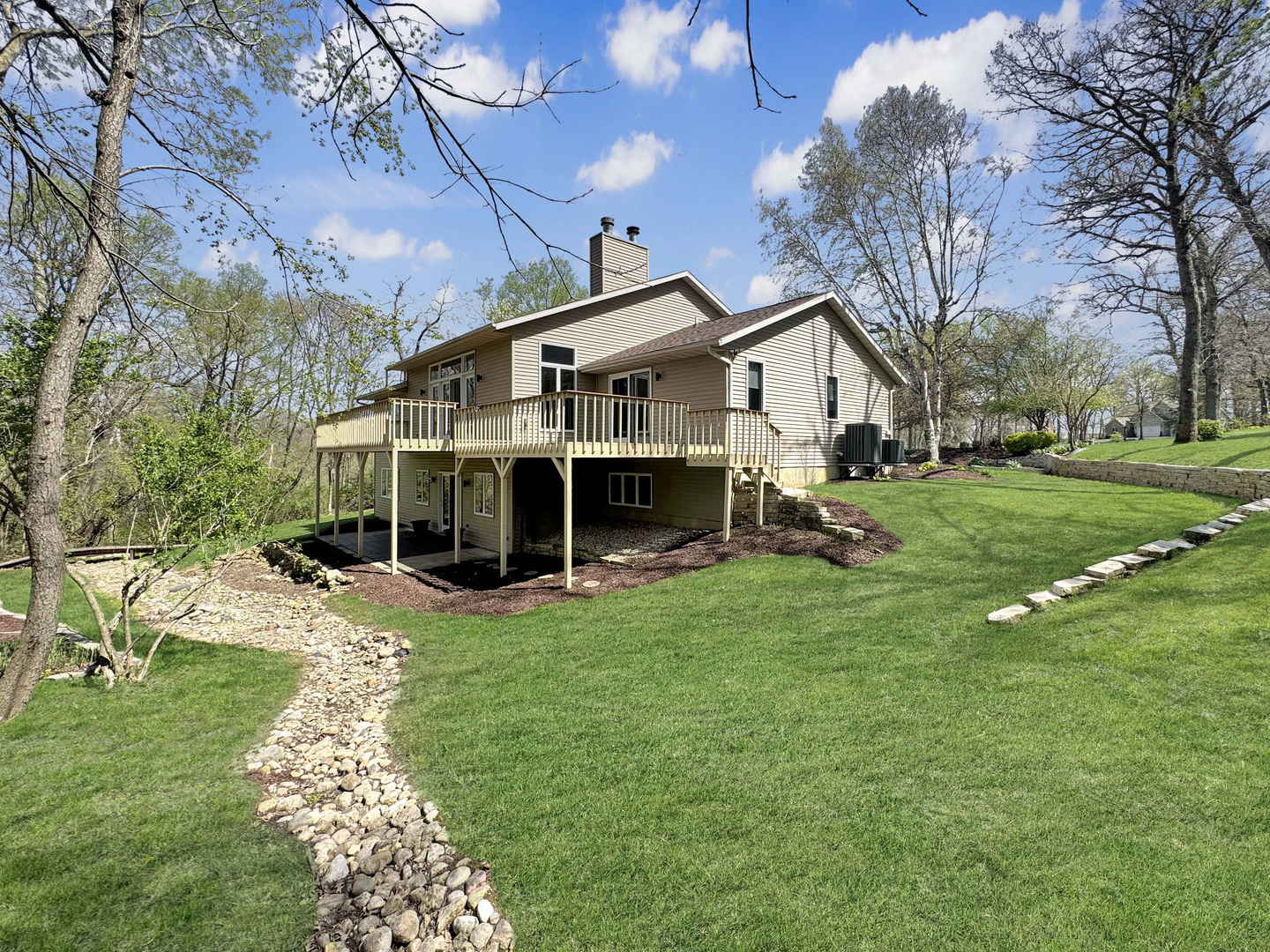 main property photo 3