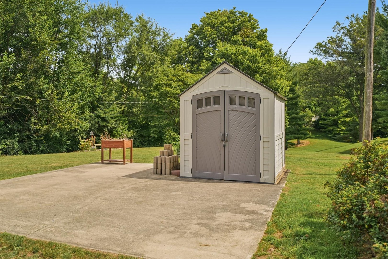 main property photo 47