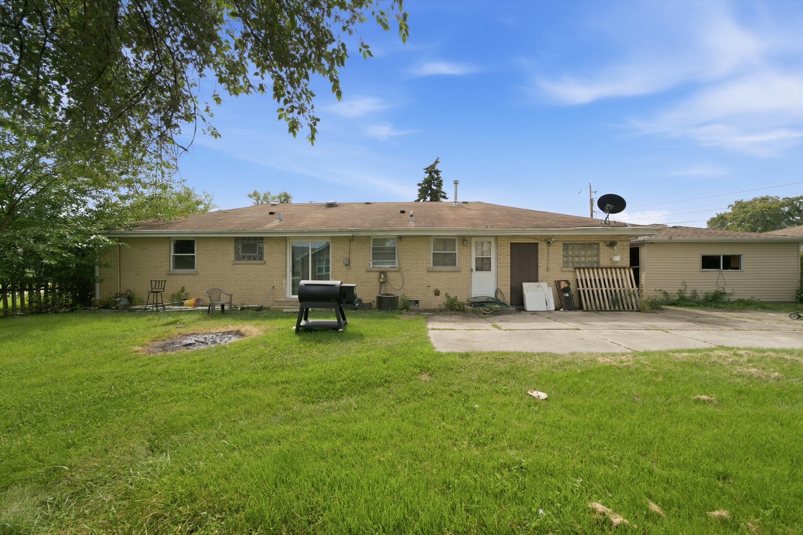 main property photo 23
