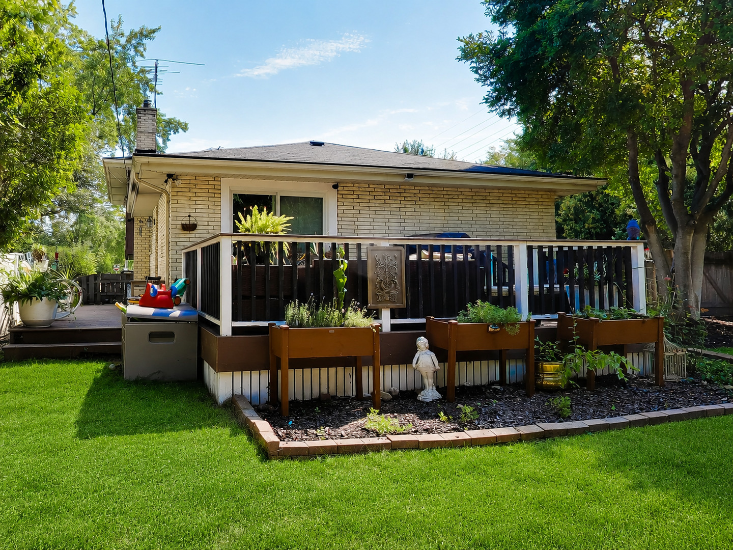 main property photo 30