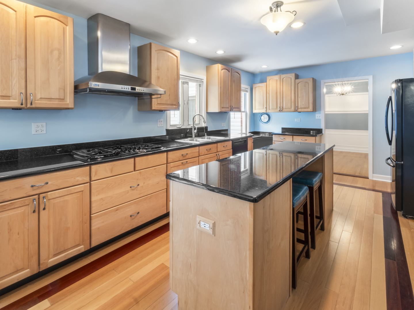 main property photo 11