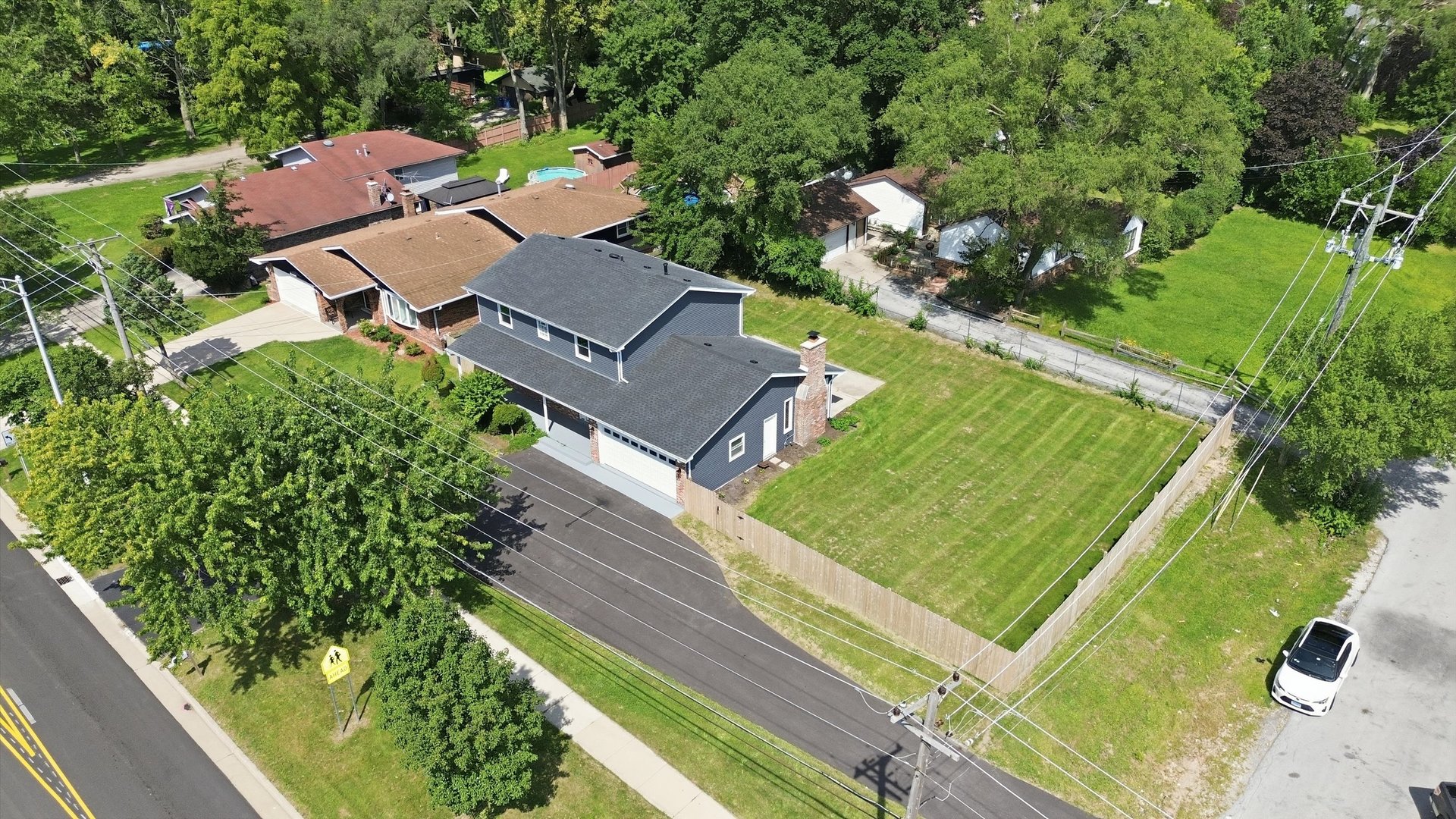 main property photo 28