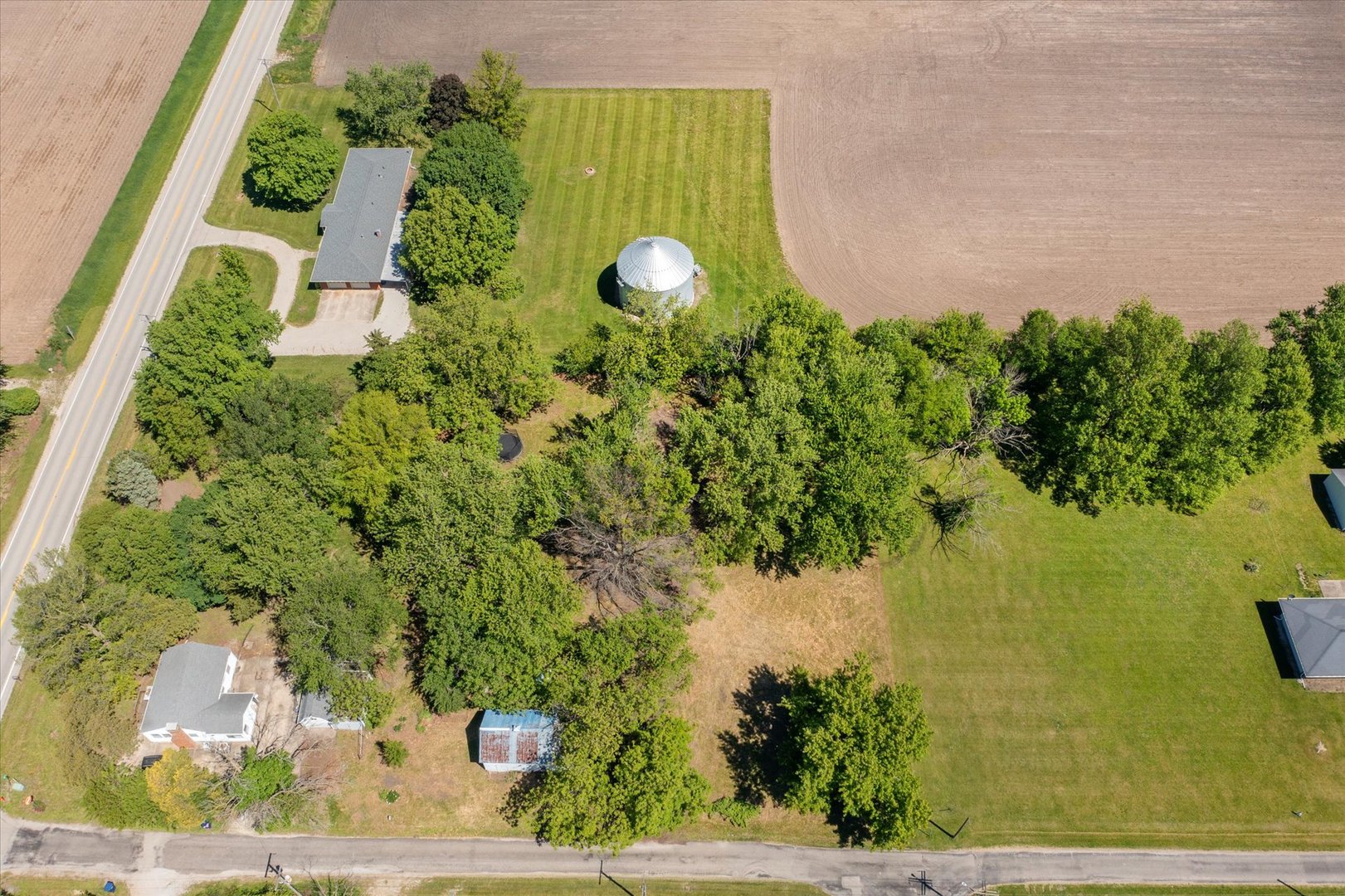 main property photo 35