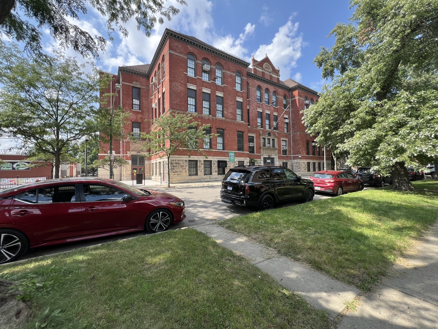 main property photo 28