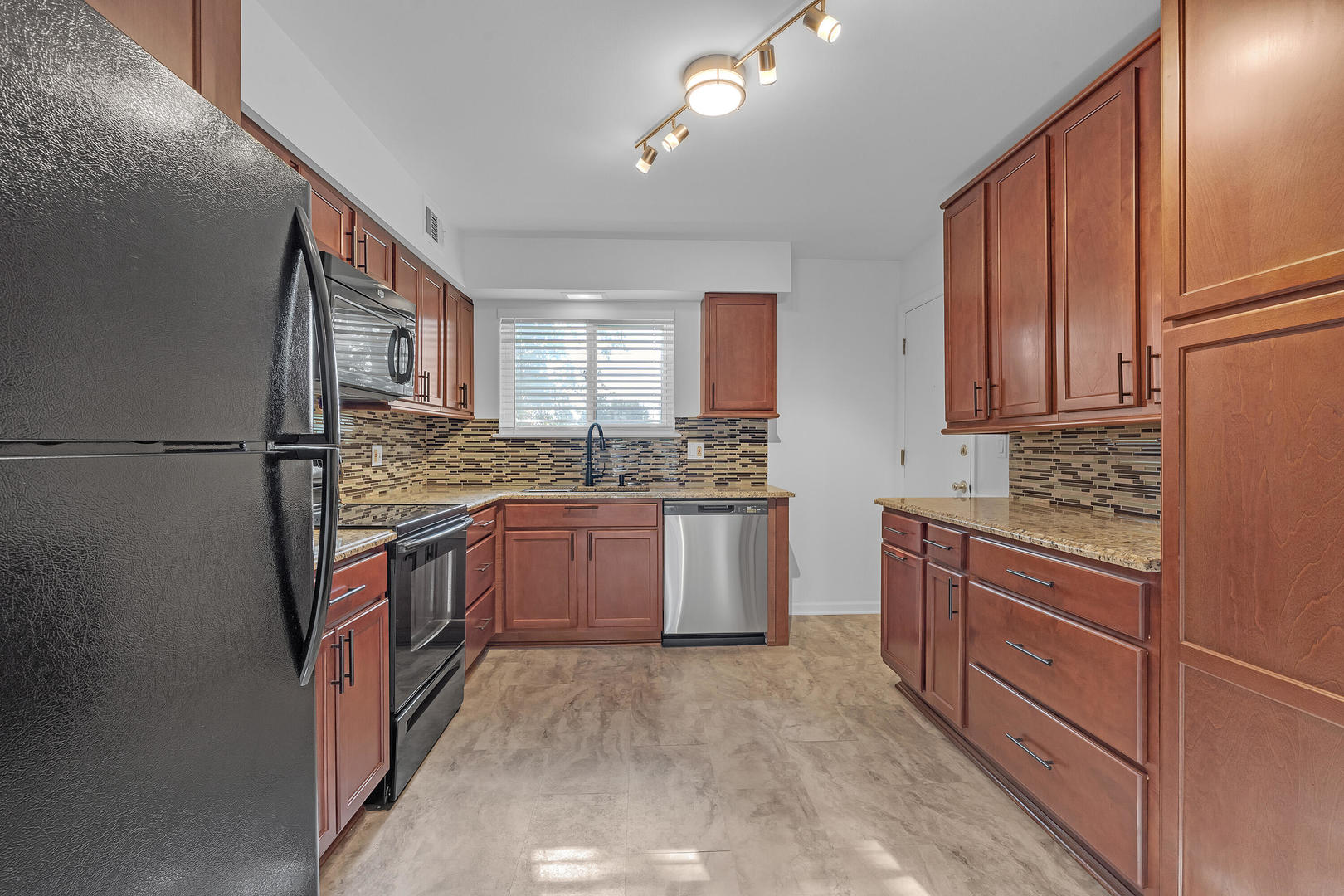 property viewer photo 2