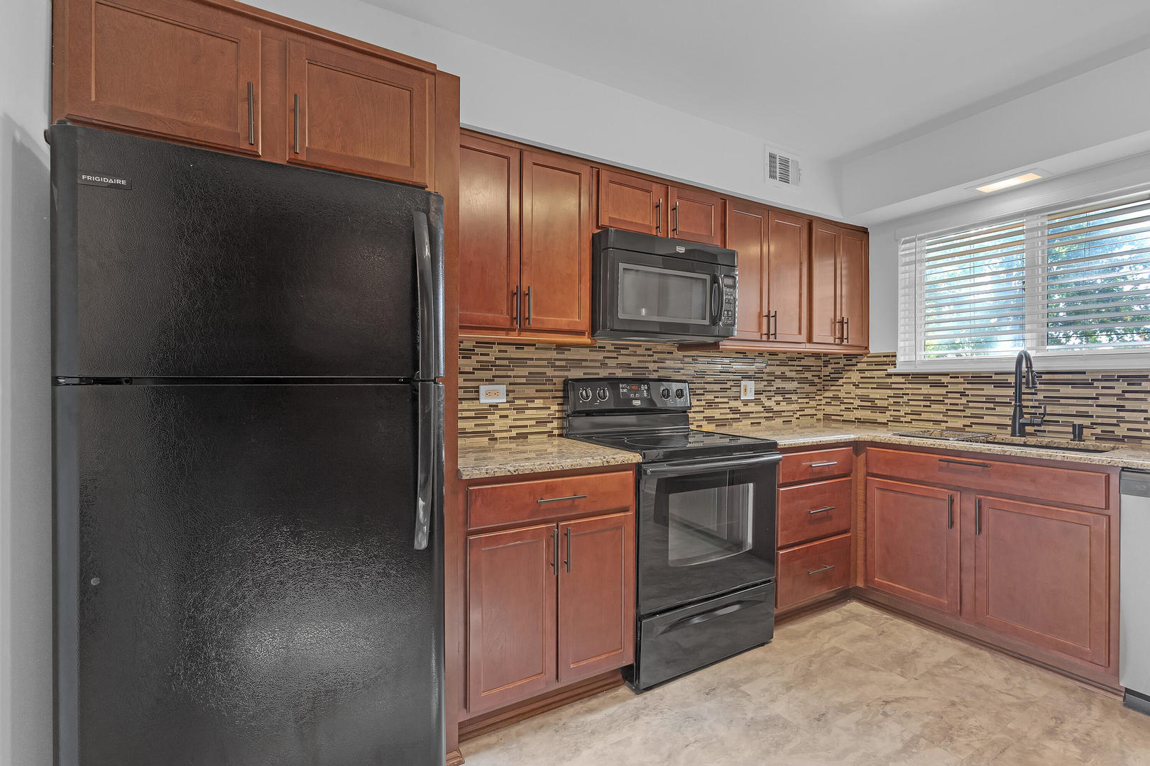 property viewer photo 3