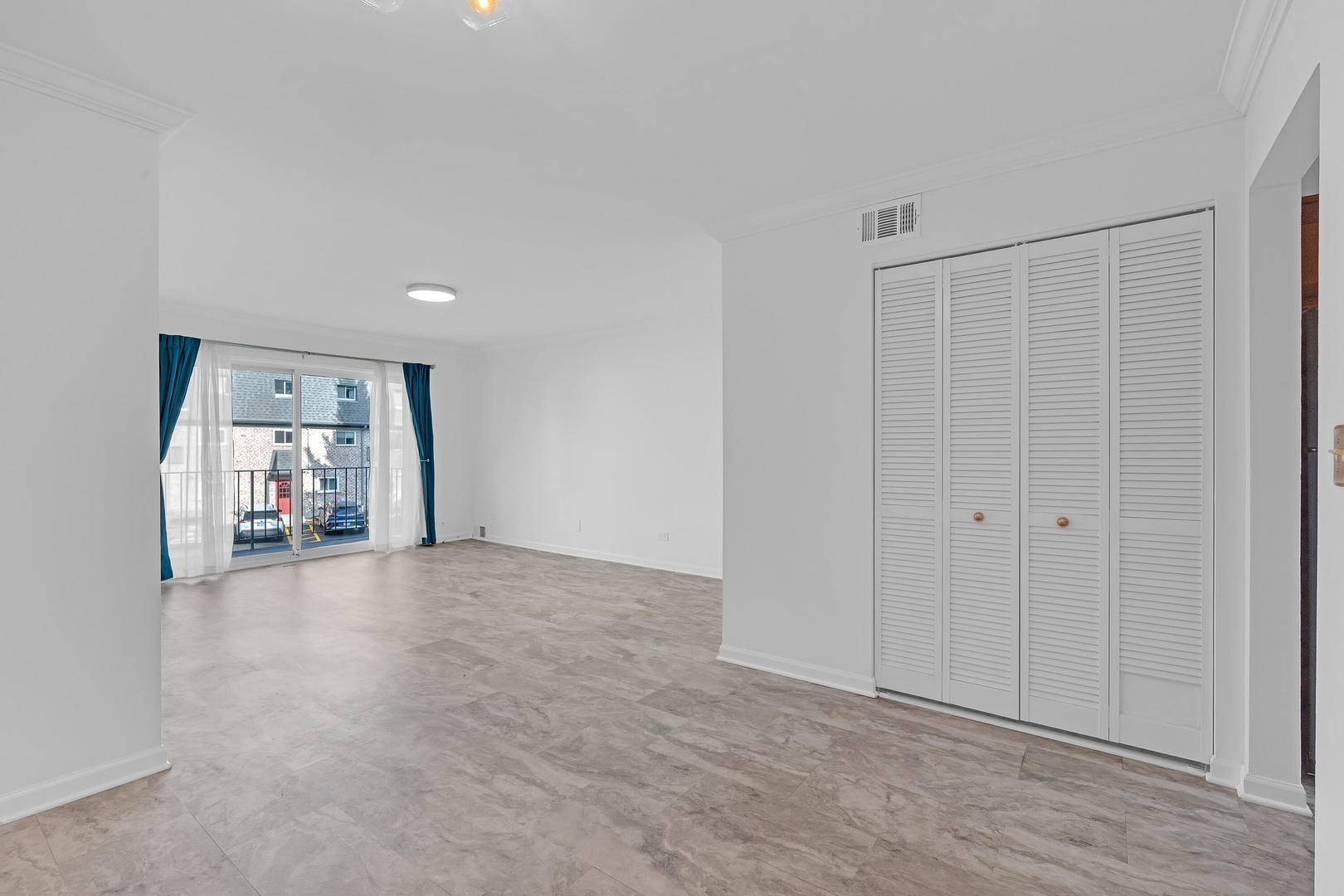 property viewer photo 6