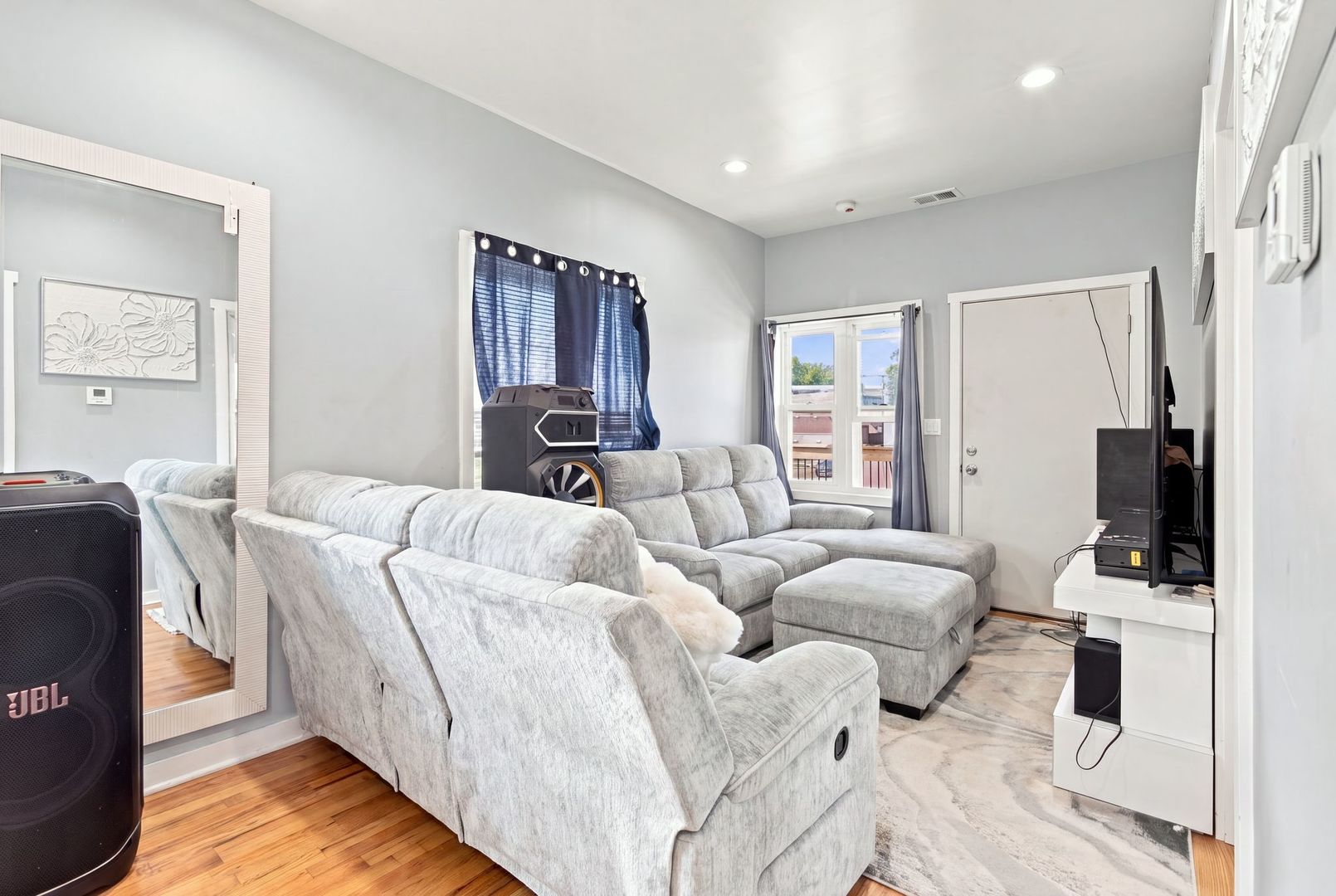 main property photo 23