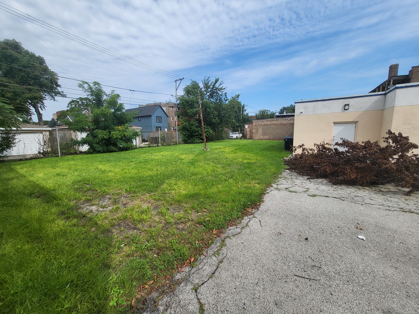 main property photo 17