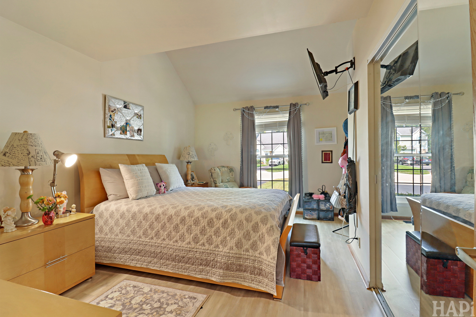 main property photo 8