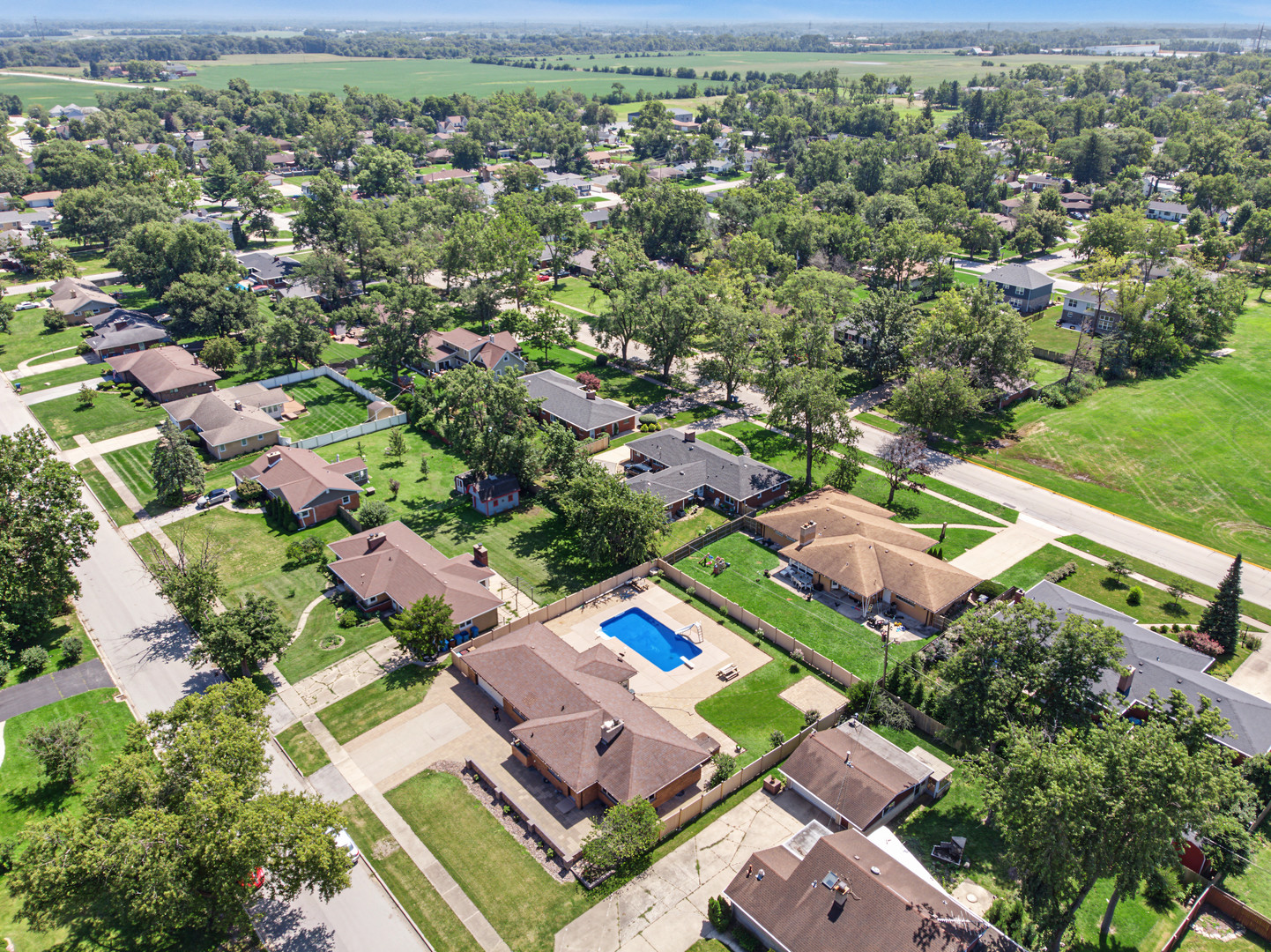 main property photo 30