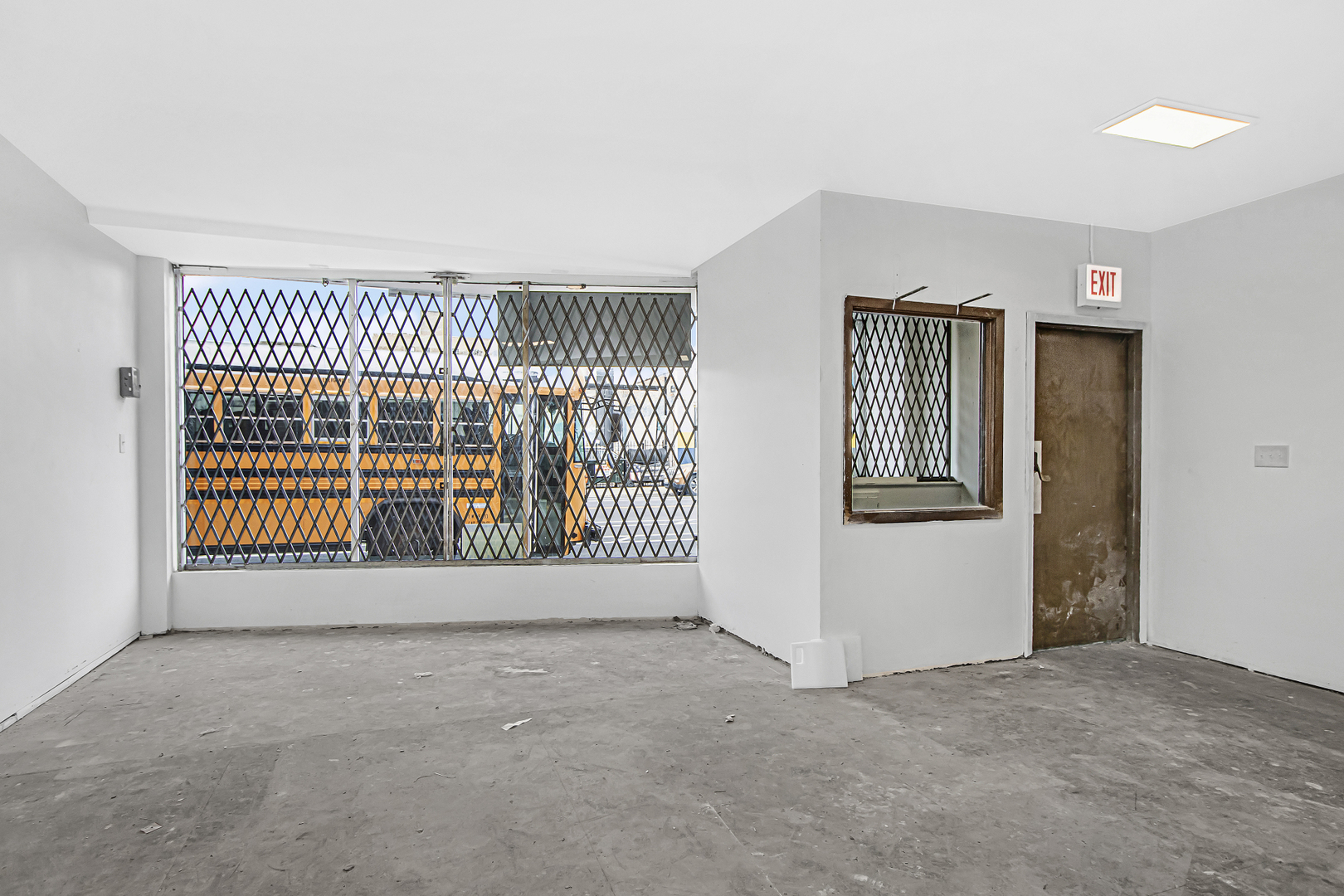 main property photo 9