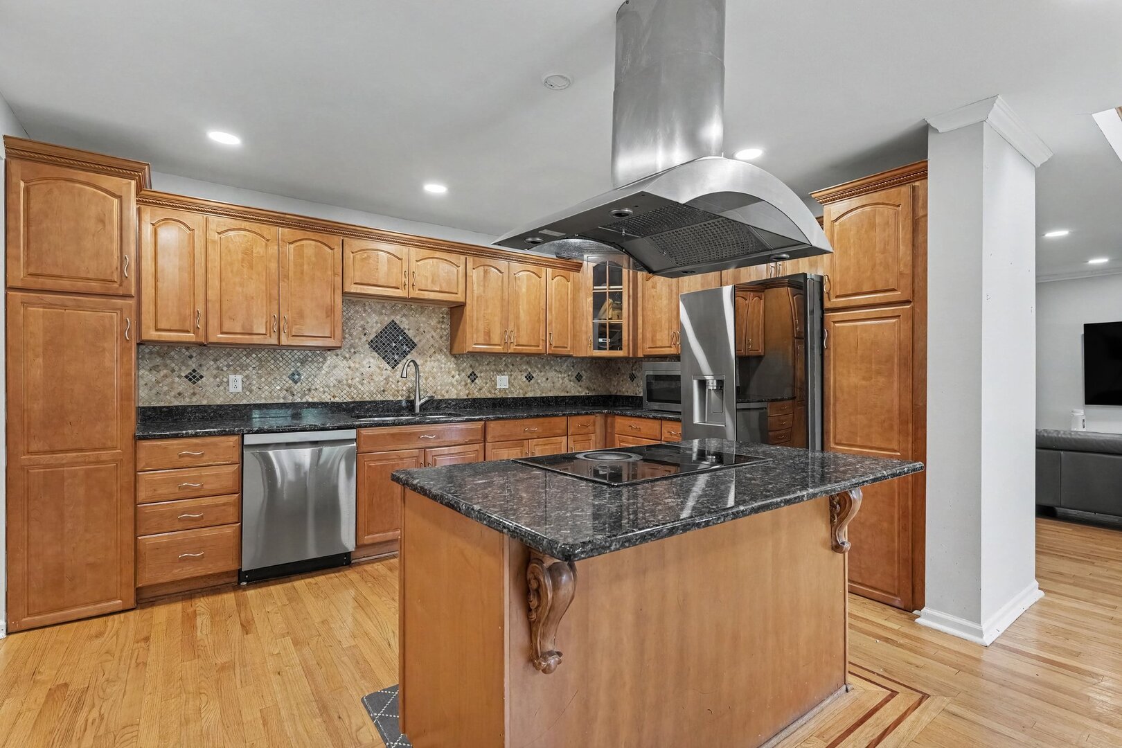 main property photo 7