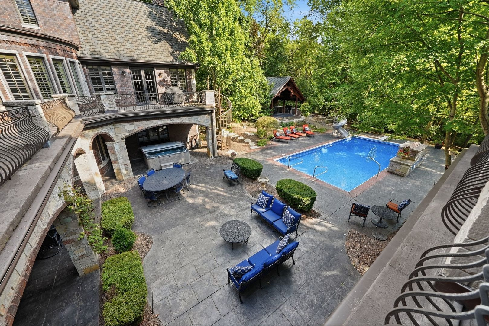 main property photo 24