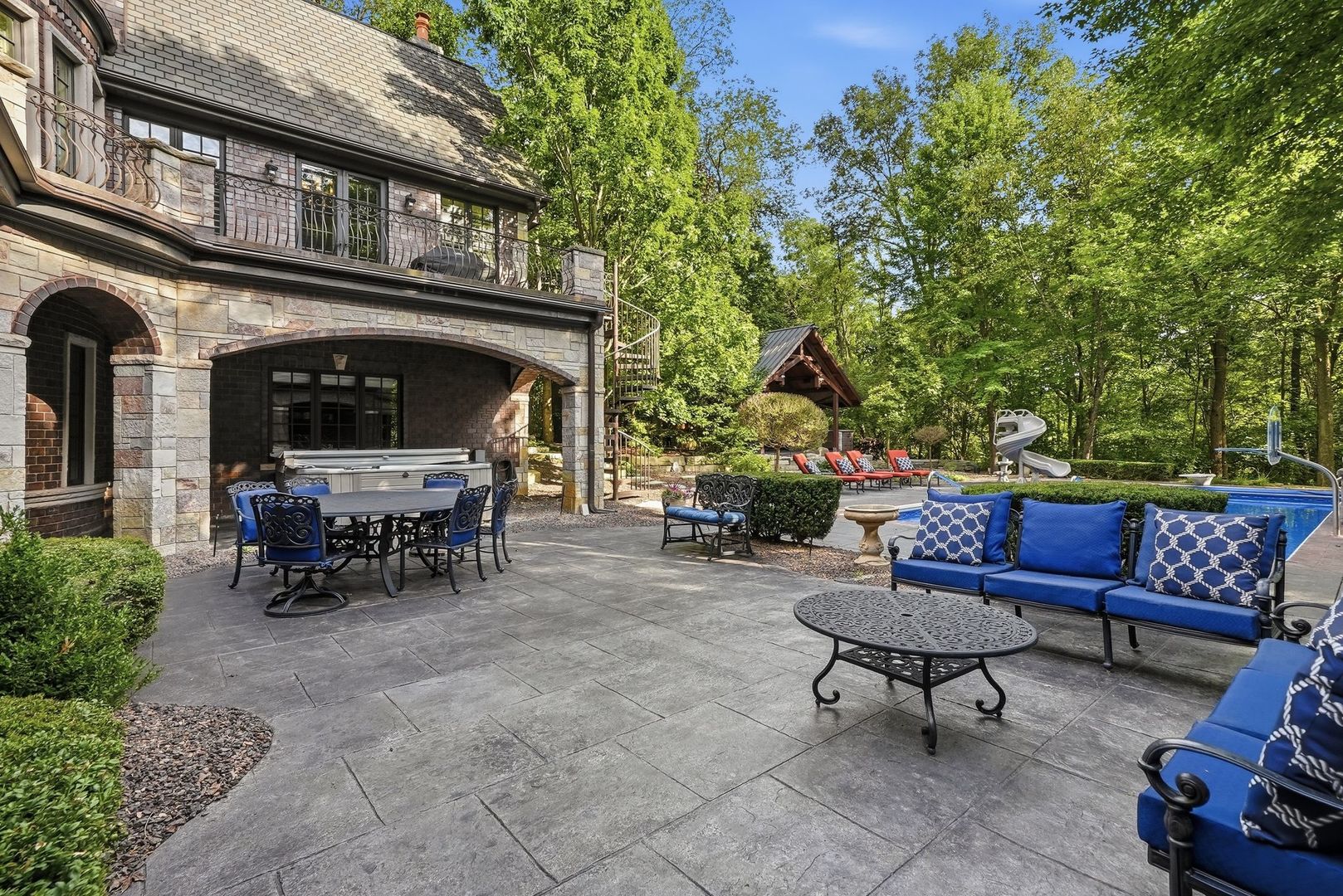 main property photo 29