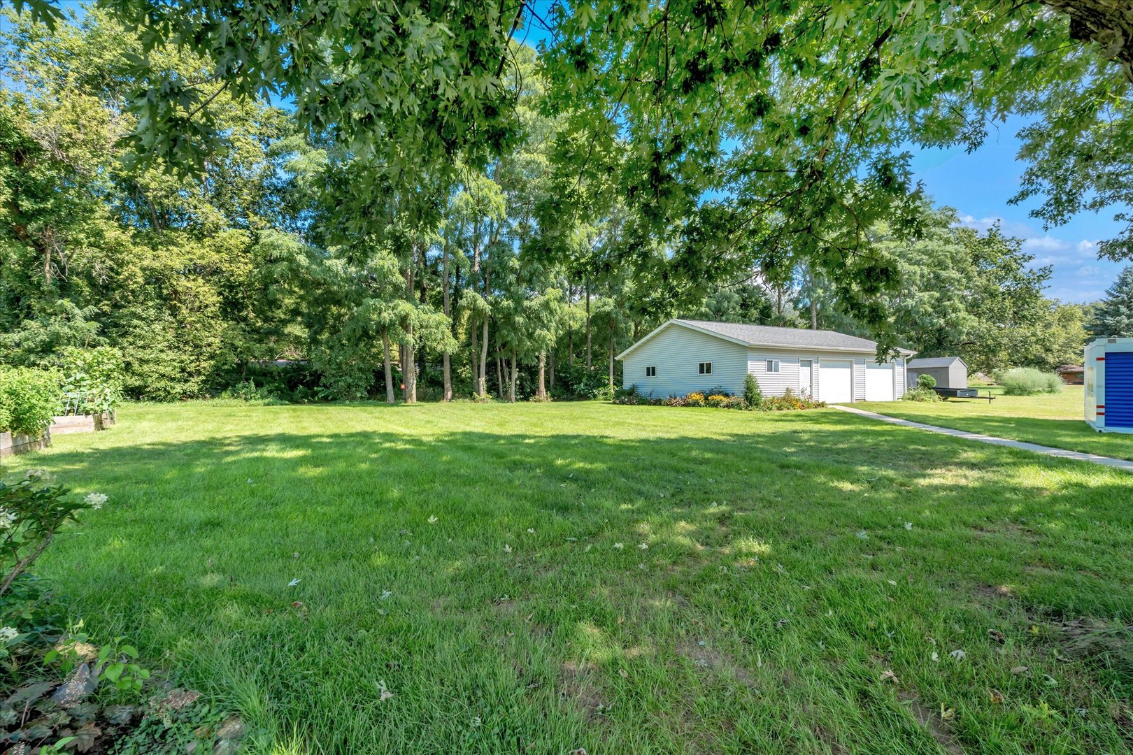 main property photo 51