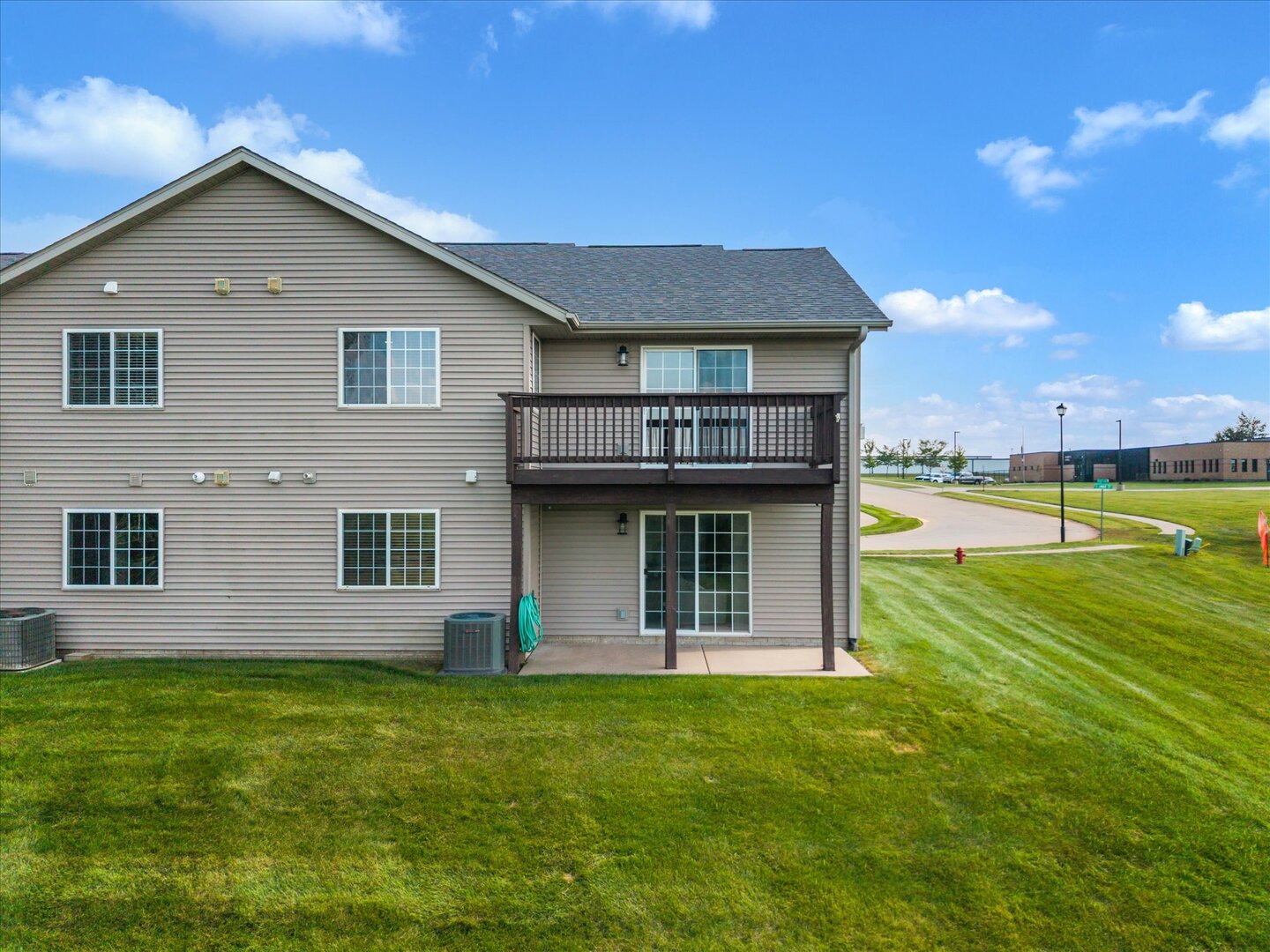 main property photo 8