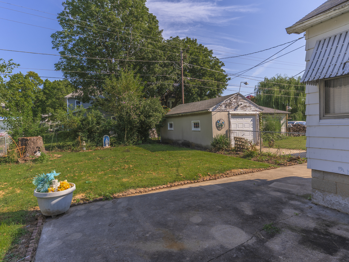 main property photo 32