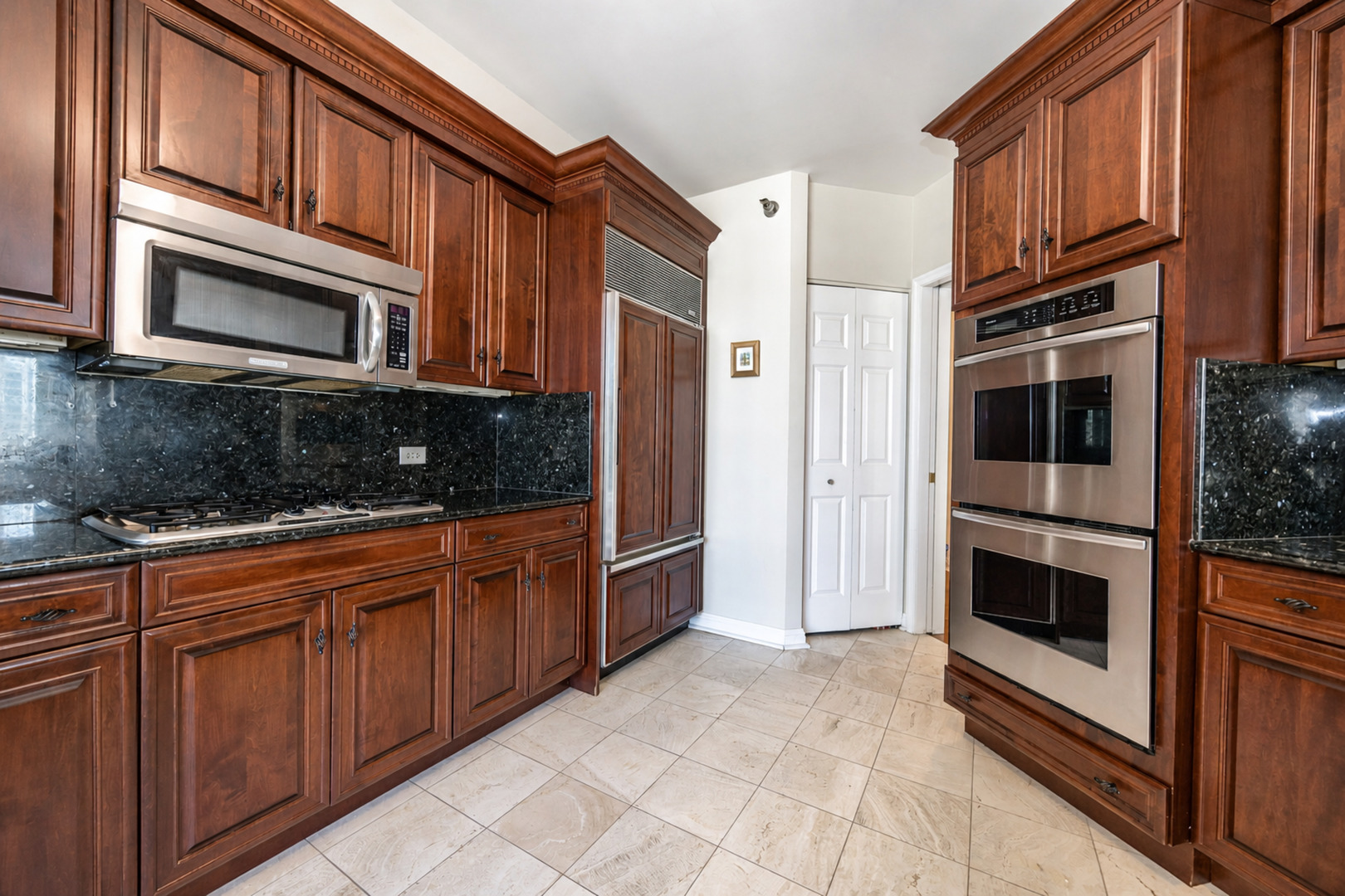 property viewer photo 5